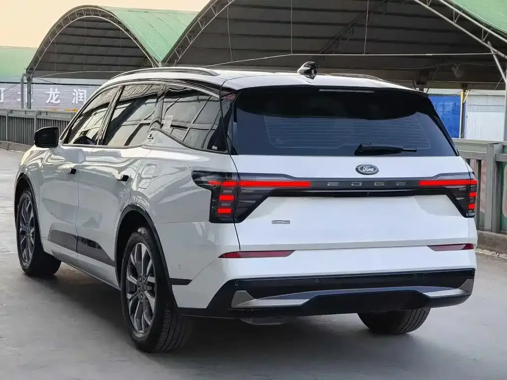 Ford Edge — фото 3