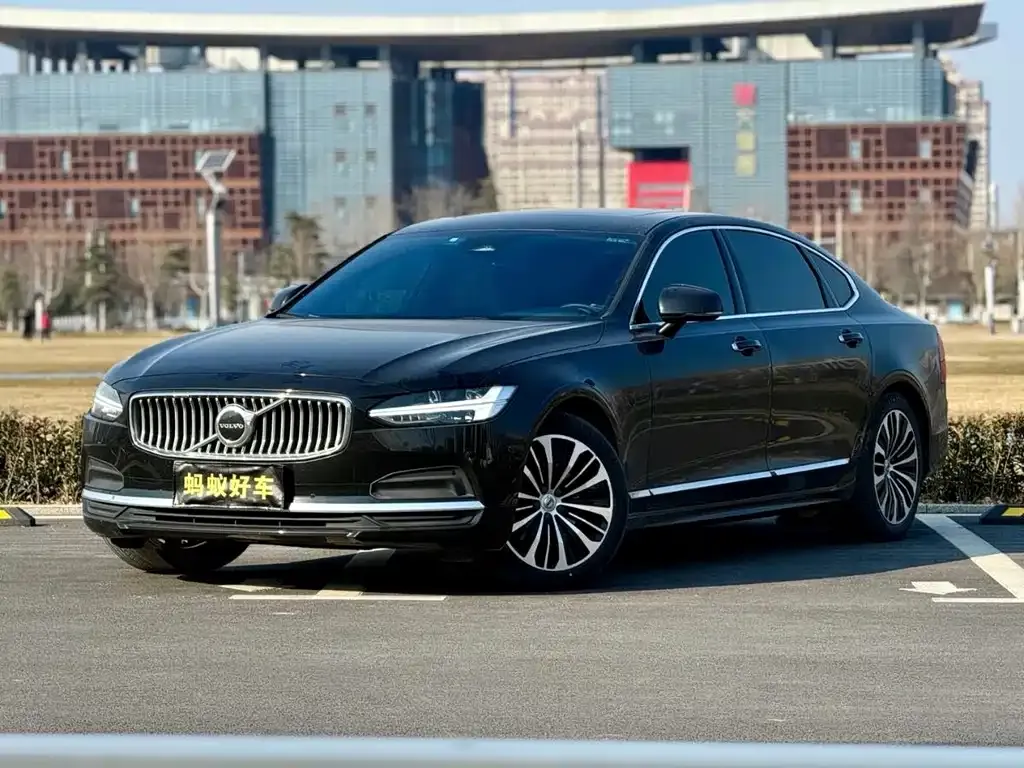 Volvo S90 — фото 1