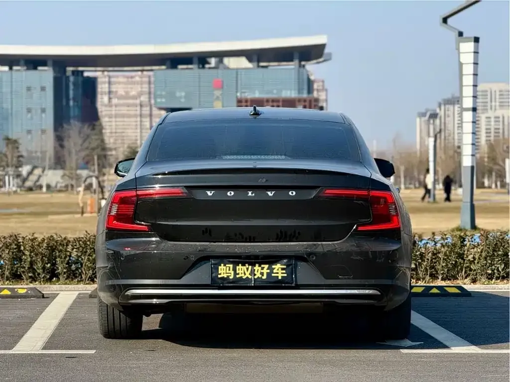 Volvo S90 — фото 9