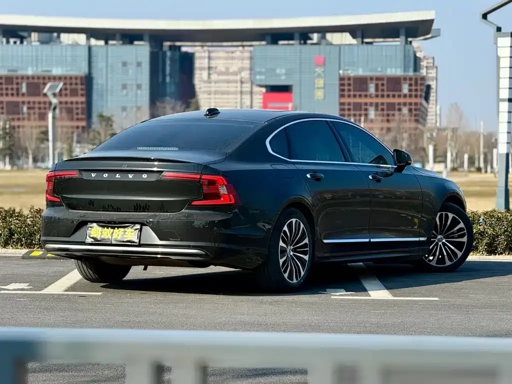 Volvo S90 — фото 8