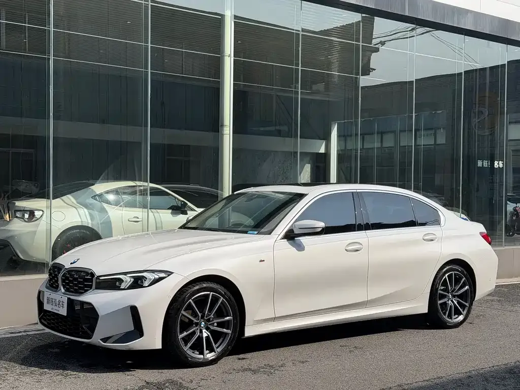 BMW 3 Series 2023 из CN, фото 1
