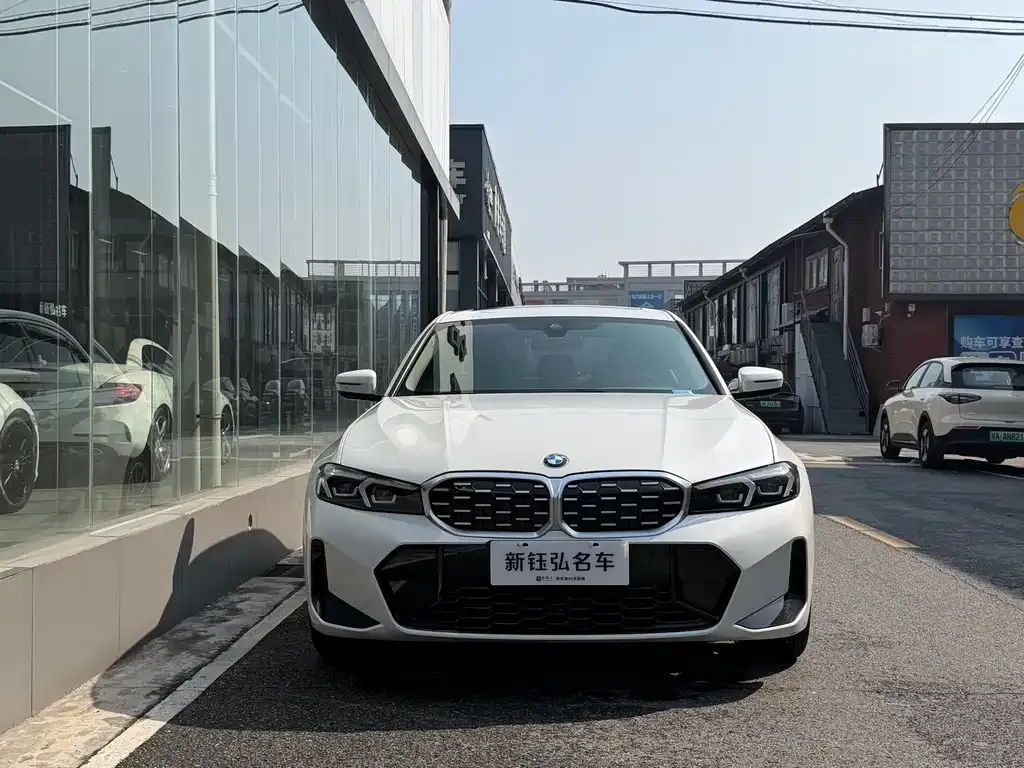 BMW 3 Series 2023 из CN, фото 2