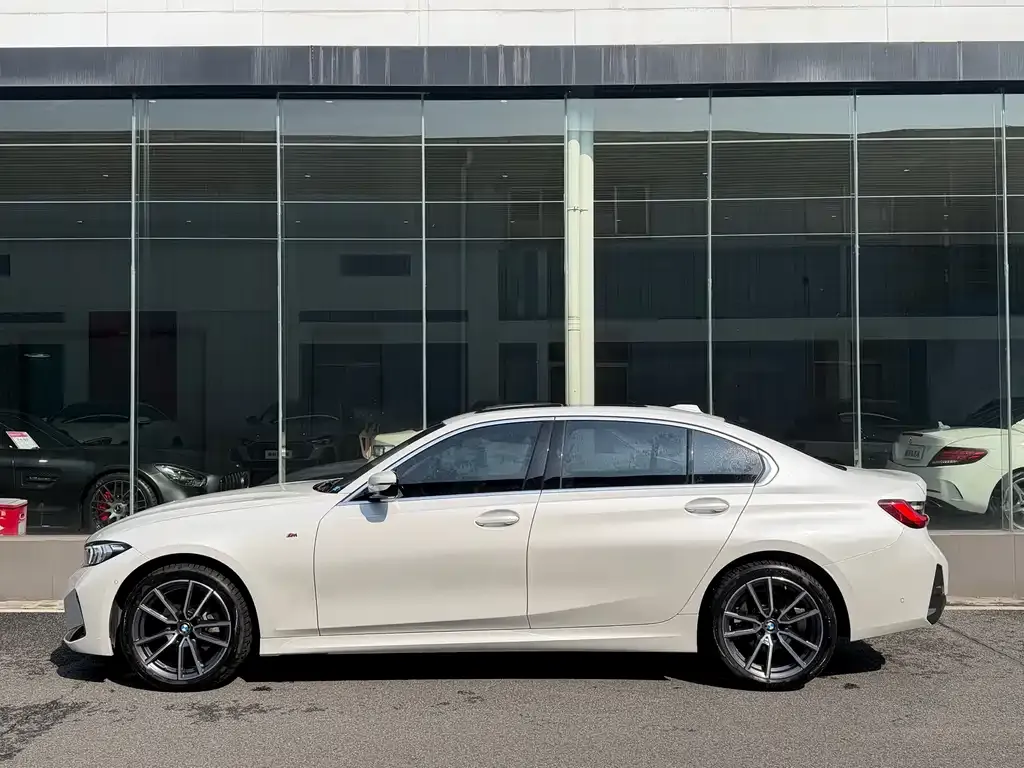 BMW 3 Series 2023 из CN, фото 3
