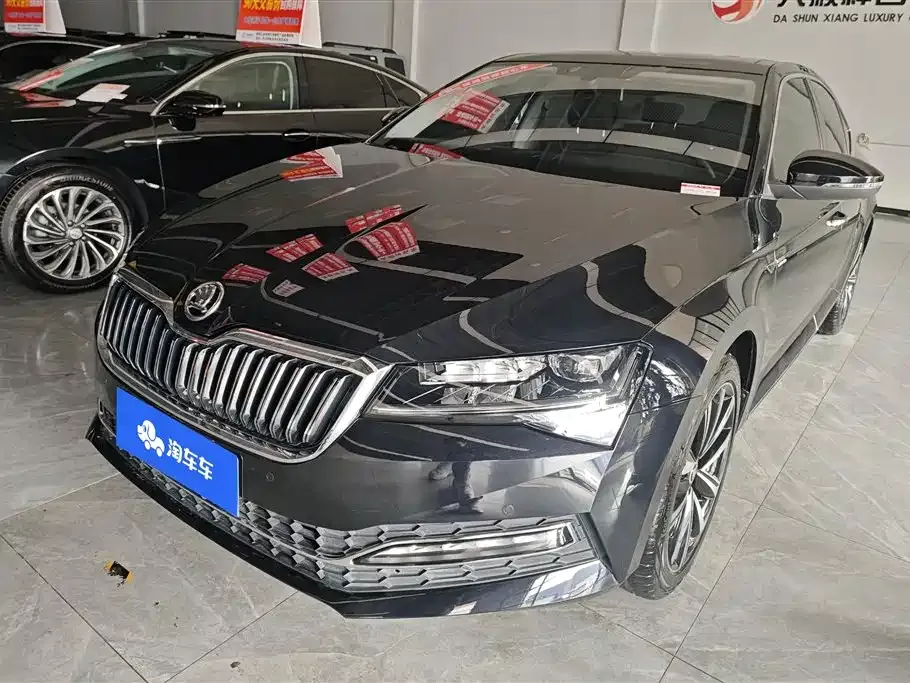 Skoda Superb — фото 1