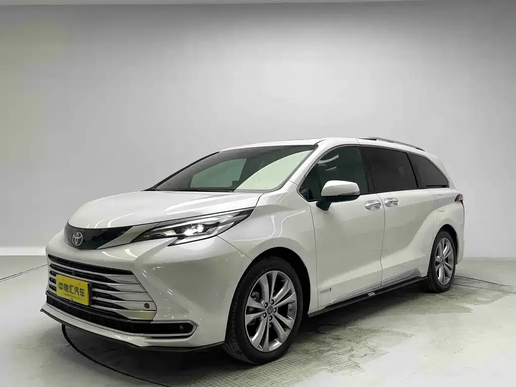 Toyota Sienna 2023 из CN, фото 1