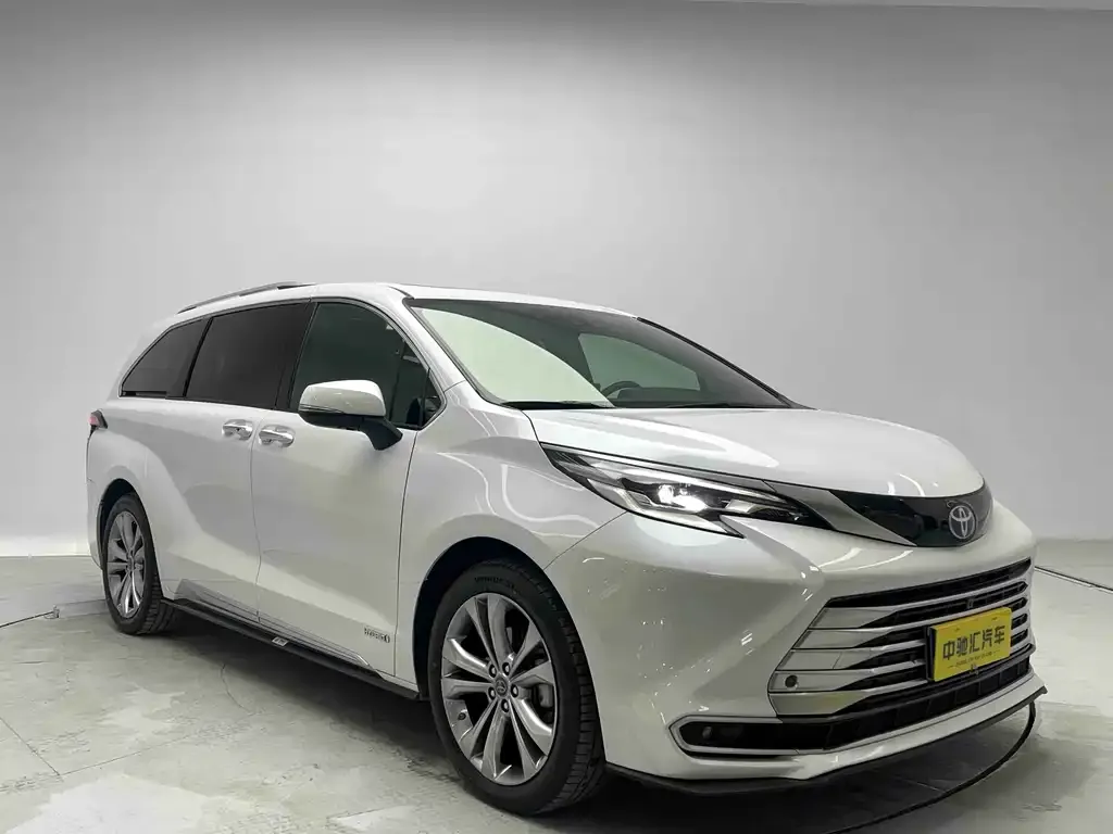 Toyota Sienna 2023 из CN, фото 9