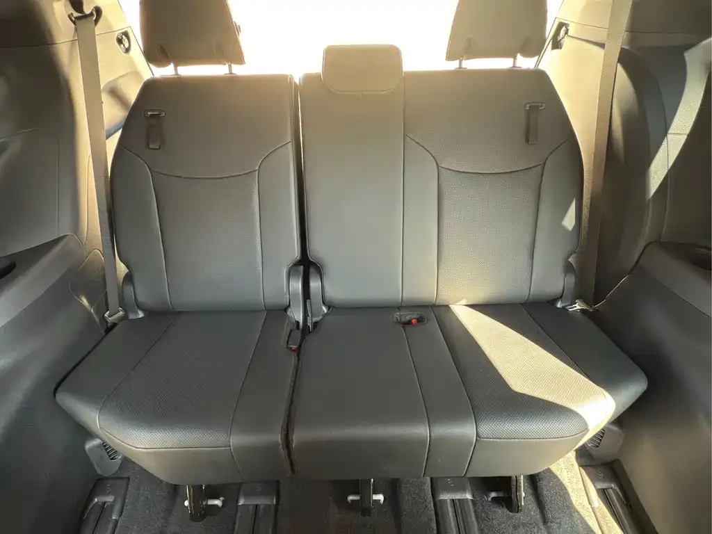 Toyota Sienna 2024 из CN, фото 10
