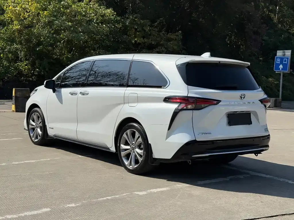 Toyota Sienna 2024 из CN, фото 4