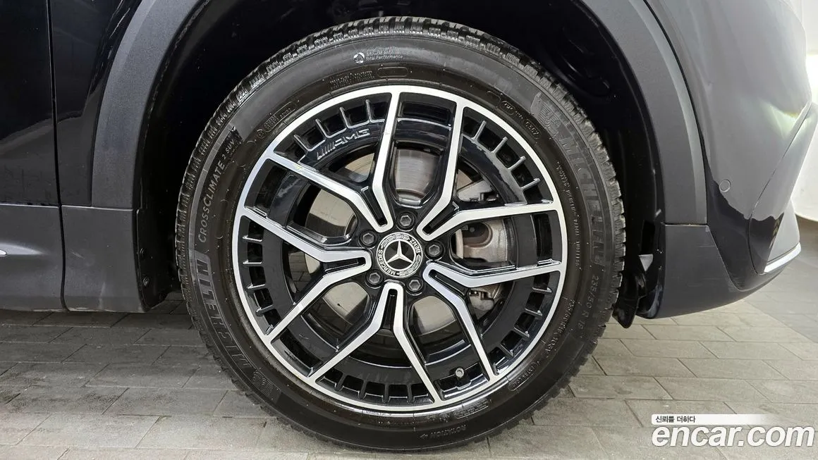 Mercedes-Benz EQB — фото 10