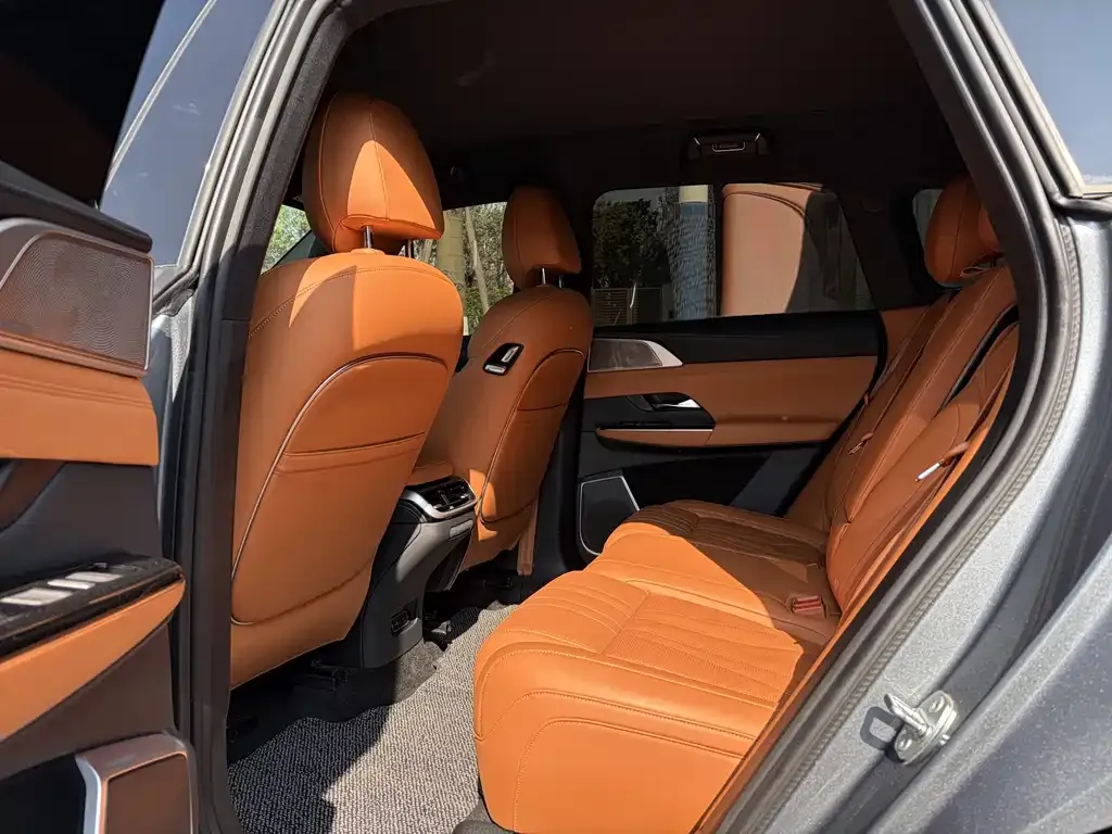 XPeng G9 — фото 3