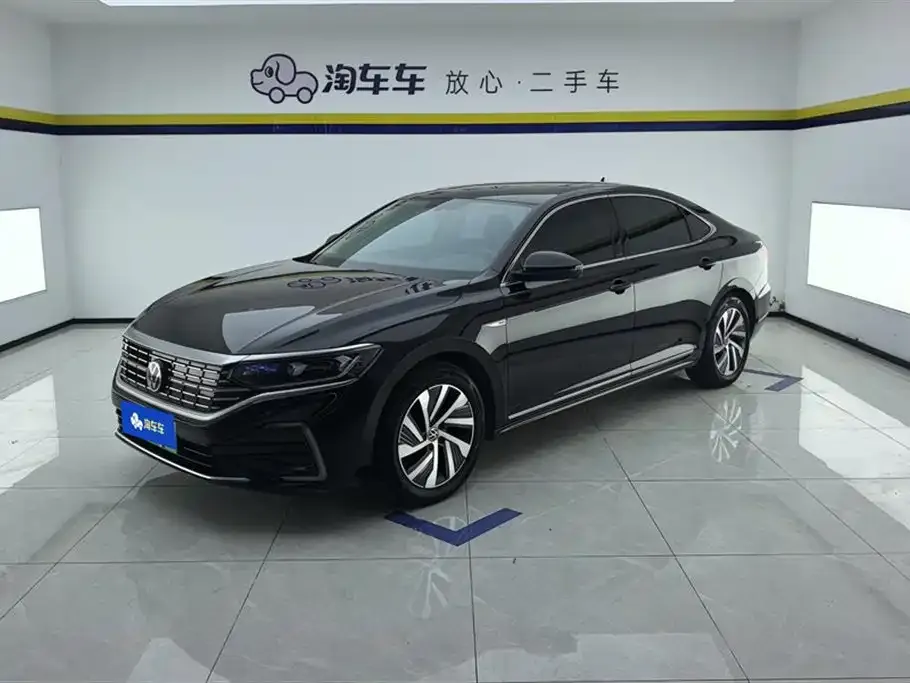 Volkswagen Passat New Energy — фото 1