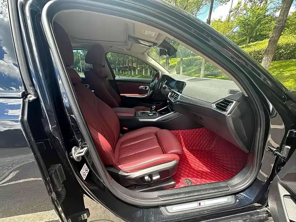 BMW 3 Series 2022 из CN, фото 9