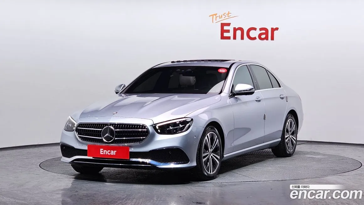 Mercedes-Benz E-Class — фото 1