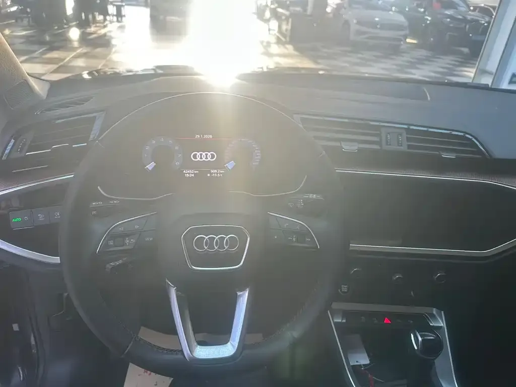 Audi Q3 — фото 3