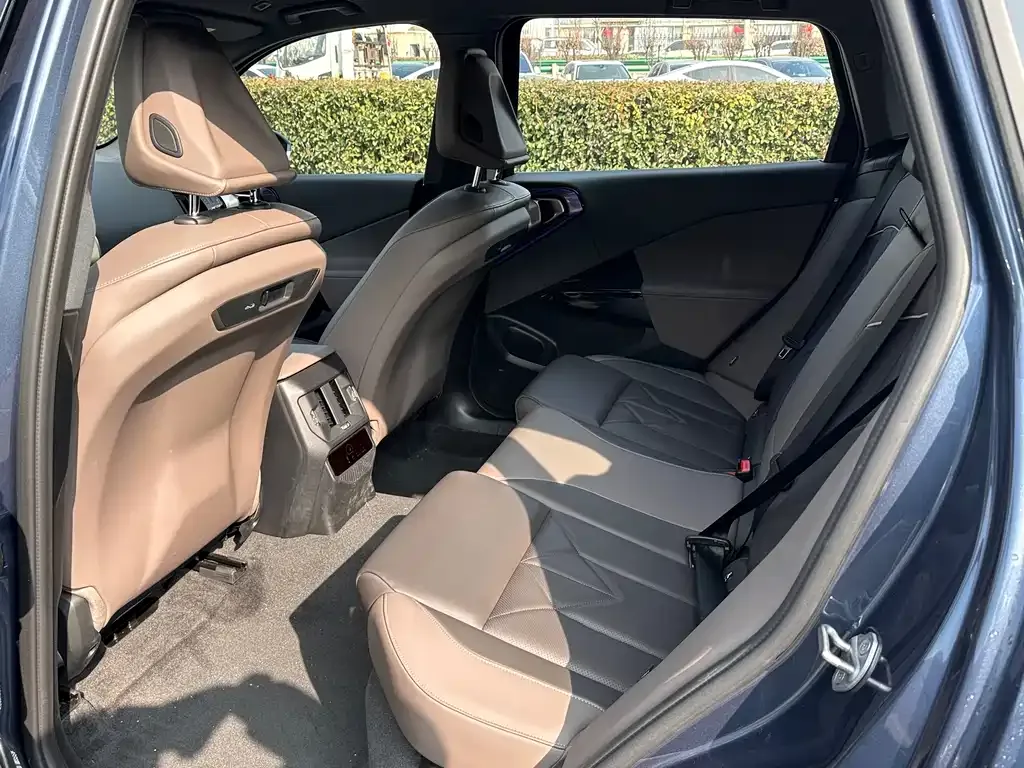 BMW X3 2025 из CN, фото 2