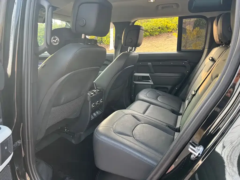 Land Rover Defender 2023 из CN, фото 2