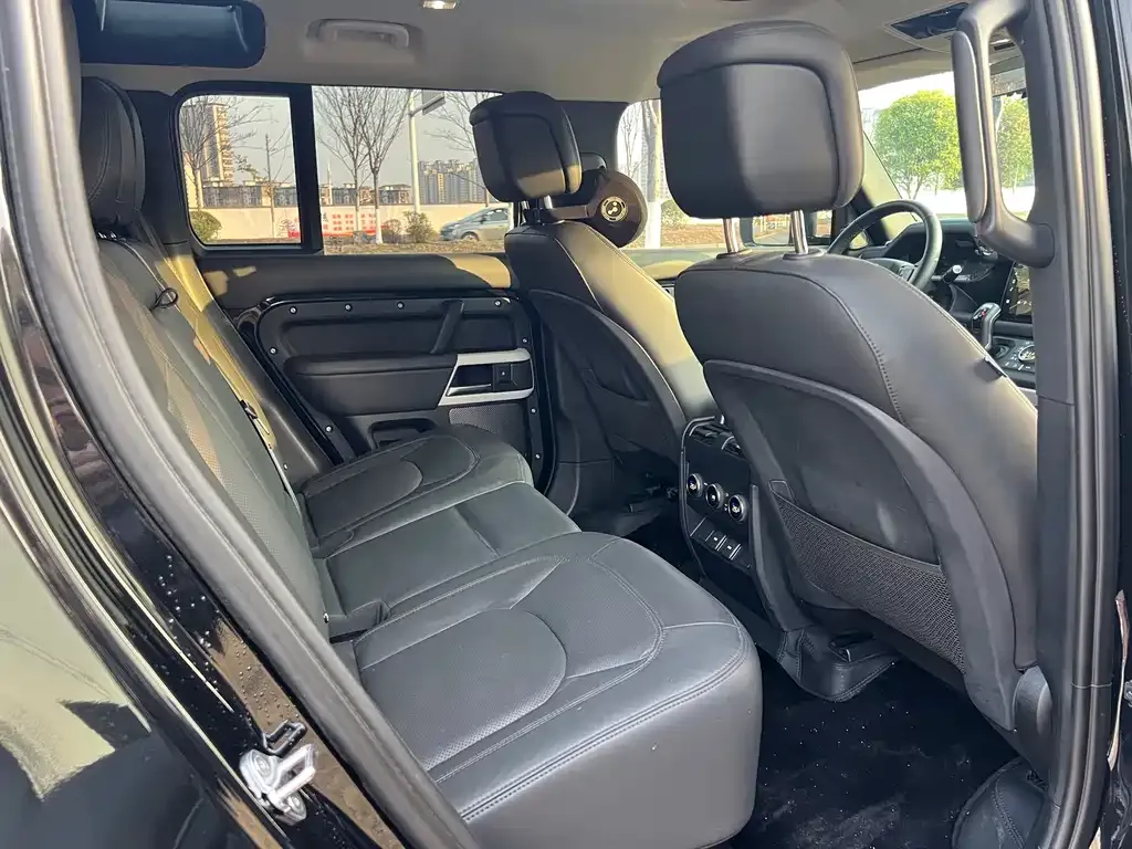 Land Rover Defender 2023 из CN, фото 8