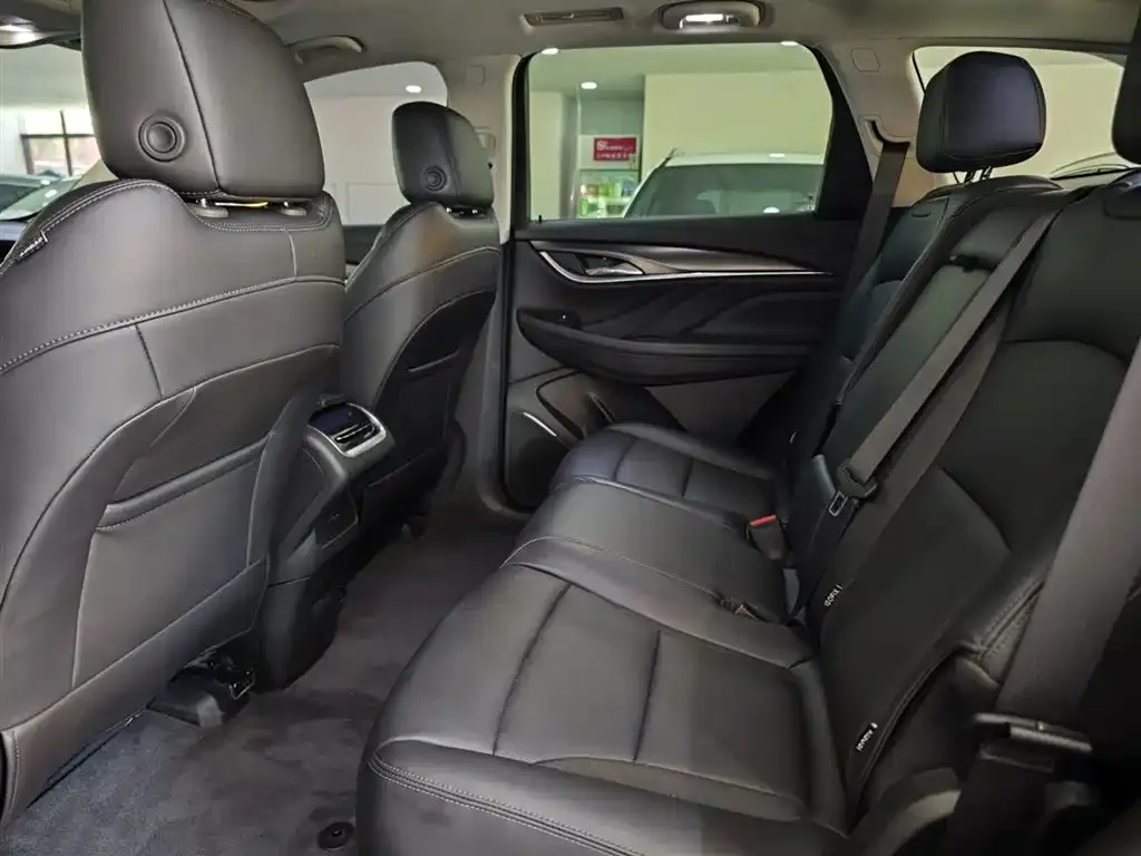 Buick Enclave 2021 из CN, фото 3