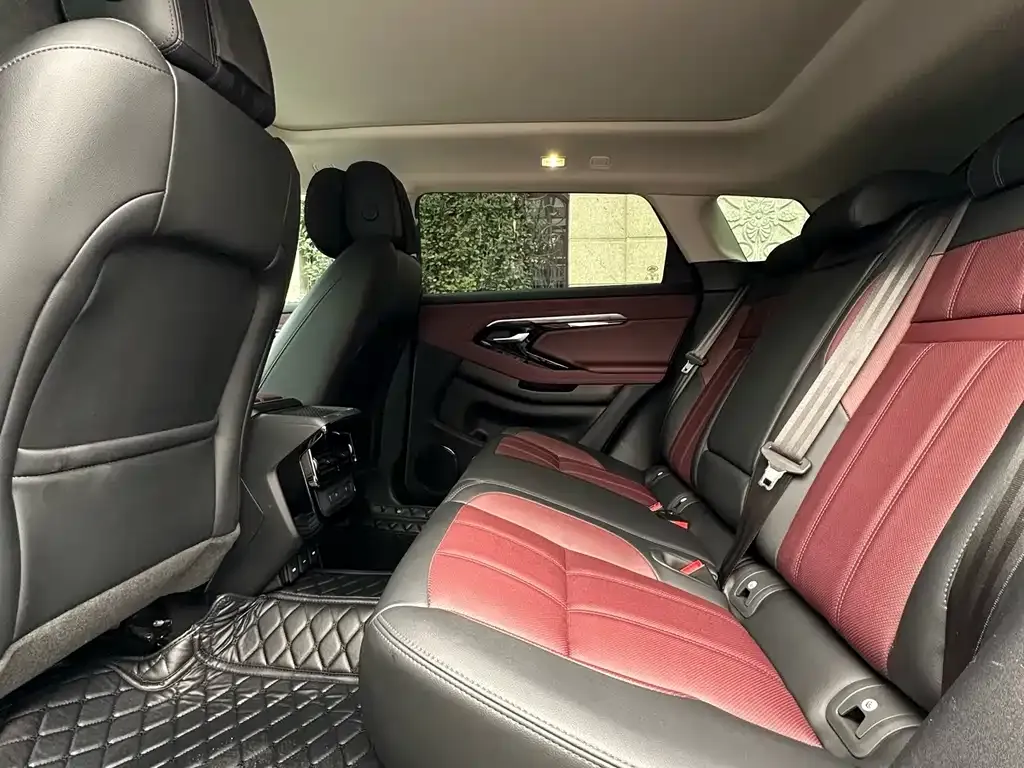 Land Rover Evoque PHEV 2023 из CN, фото 3