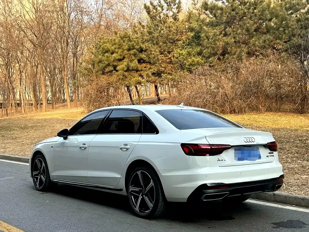 Audi A4L — фото 10