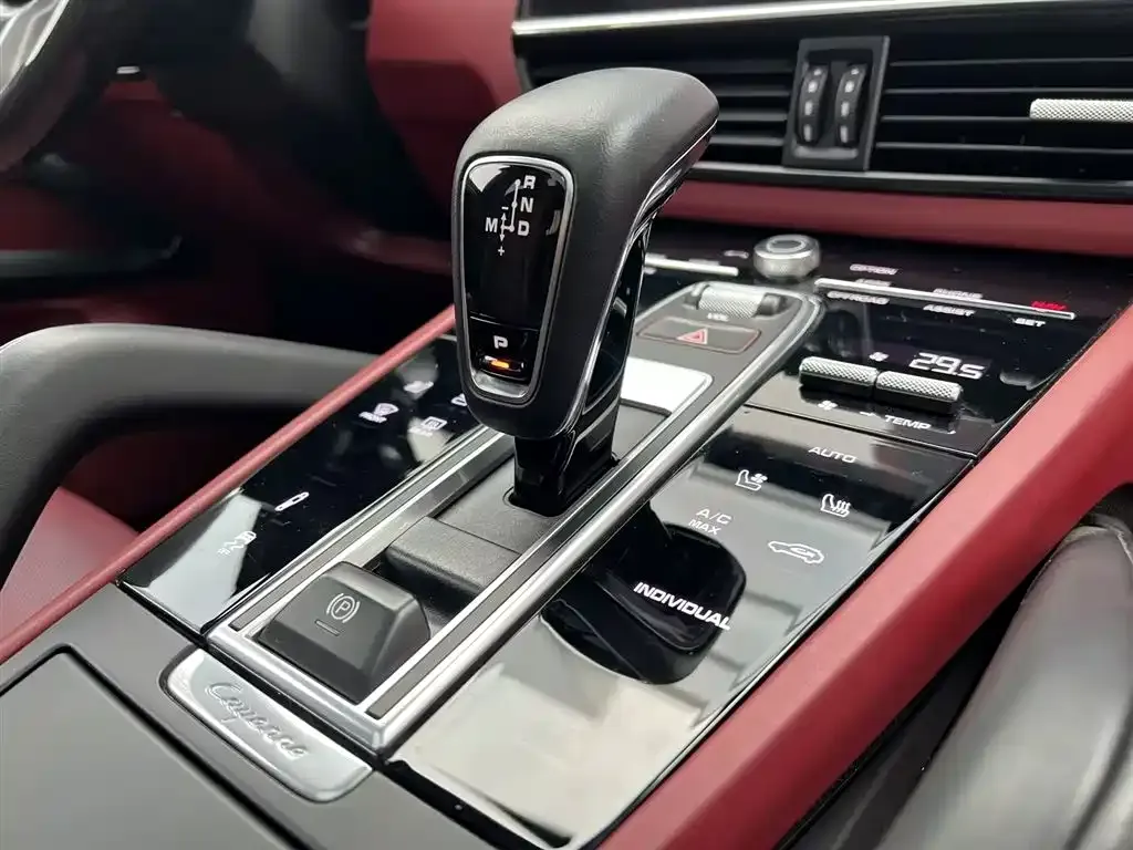 Porsche Cayenne Hybrid 2022 из CN, фото 4