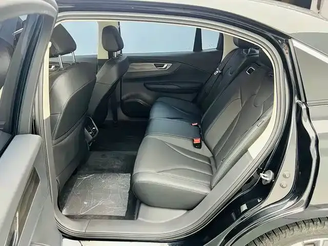 Hongqi E-QM5 2023 из CN, фото 3