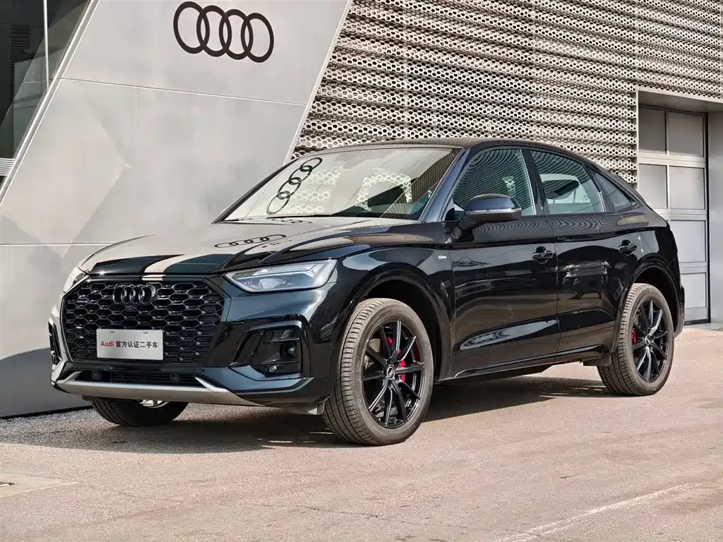 Audi Q5L Sportback — фото 1