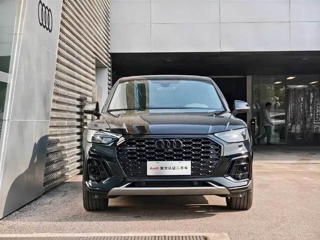 Audi Q5L Sportback — фото 9