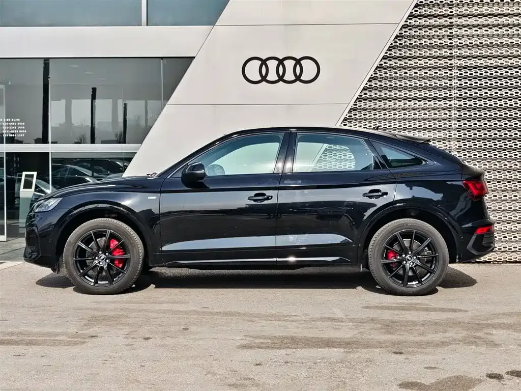 Audi Q5L Sportback — фото 7