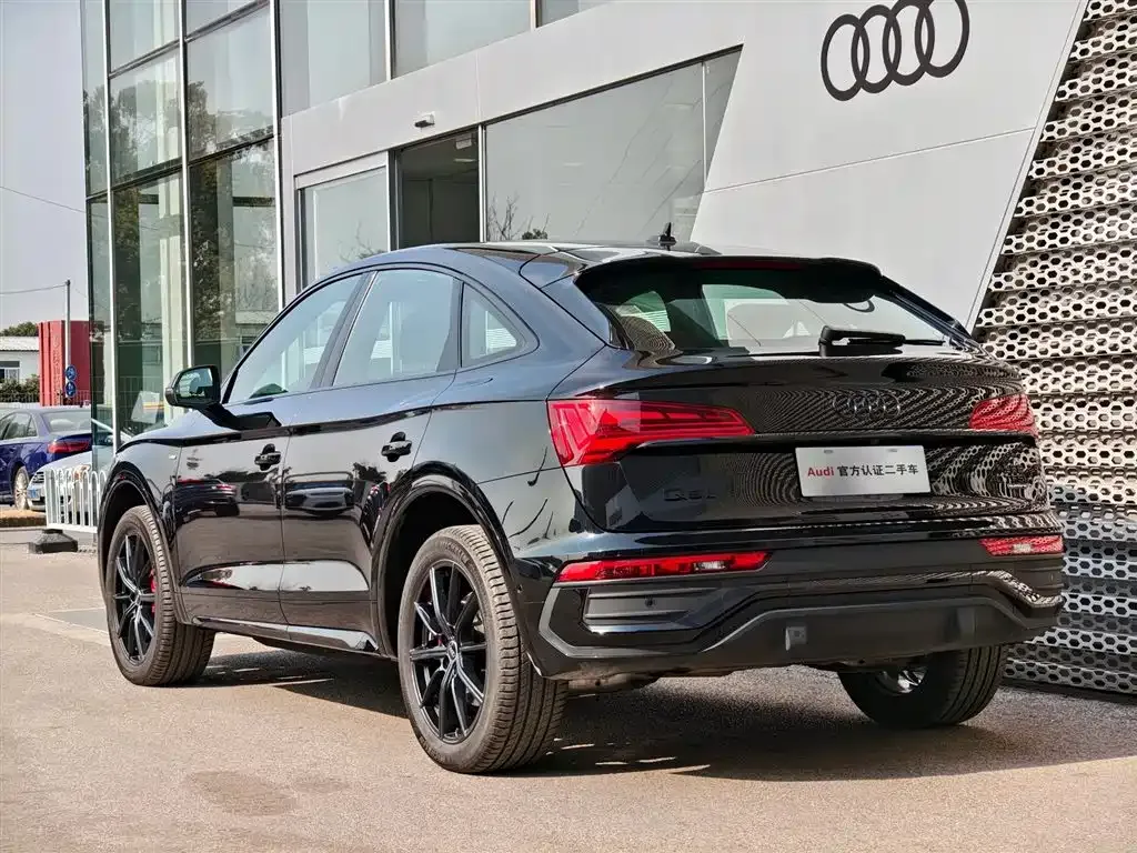 Audi Q5L Sportback — фото 8