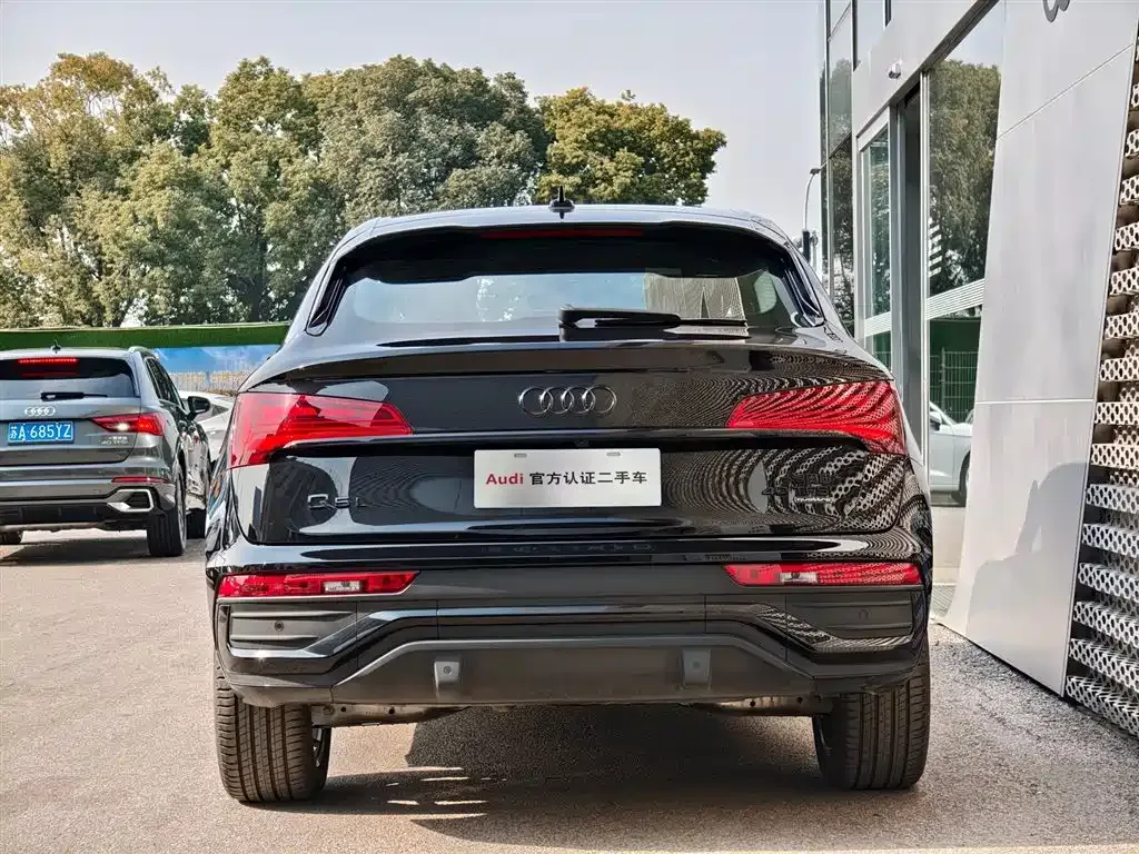 Audi Q5L Sportback — фото 4