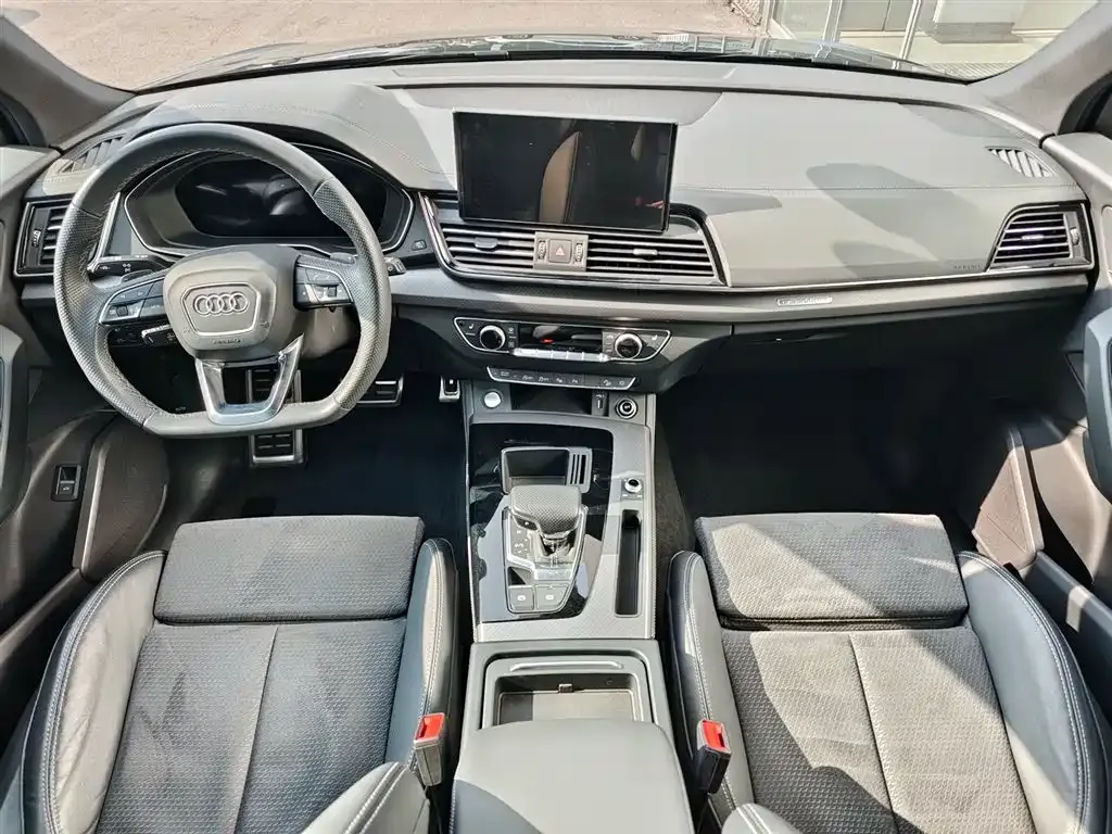Audi Q5L Sportback — фото 6
