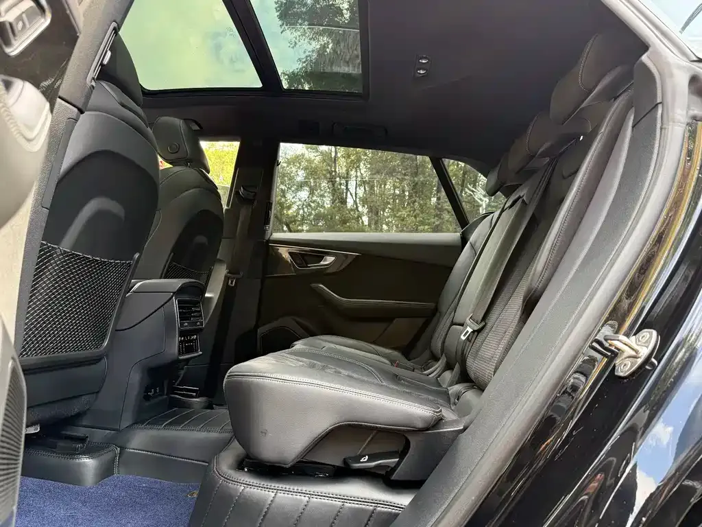 Audi Q8 2021 из CN, фото 5