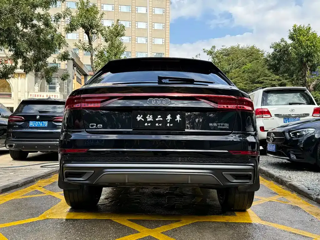 Audi Q8 2021 из CN, фото 3