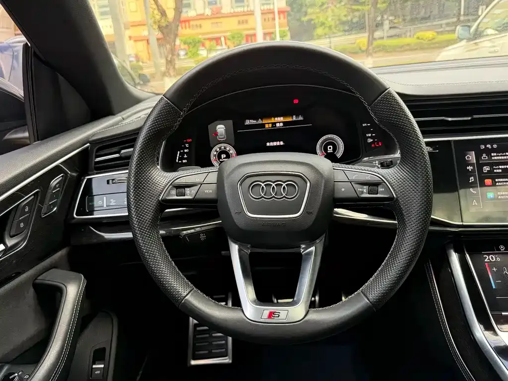 Audi Q8 2021 из CN, фото 6