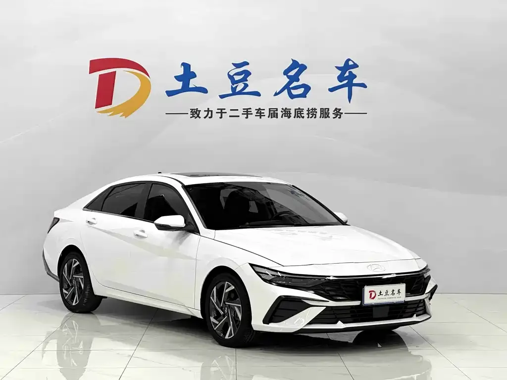 Hyundai Elantra — фото 4