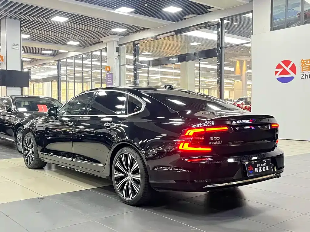 Volvo S90 2021 из CN, фото 4