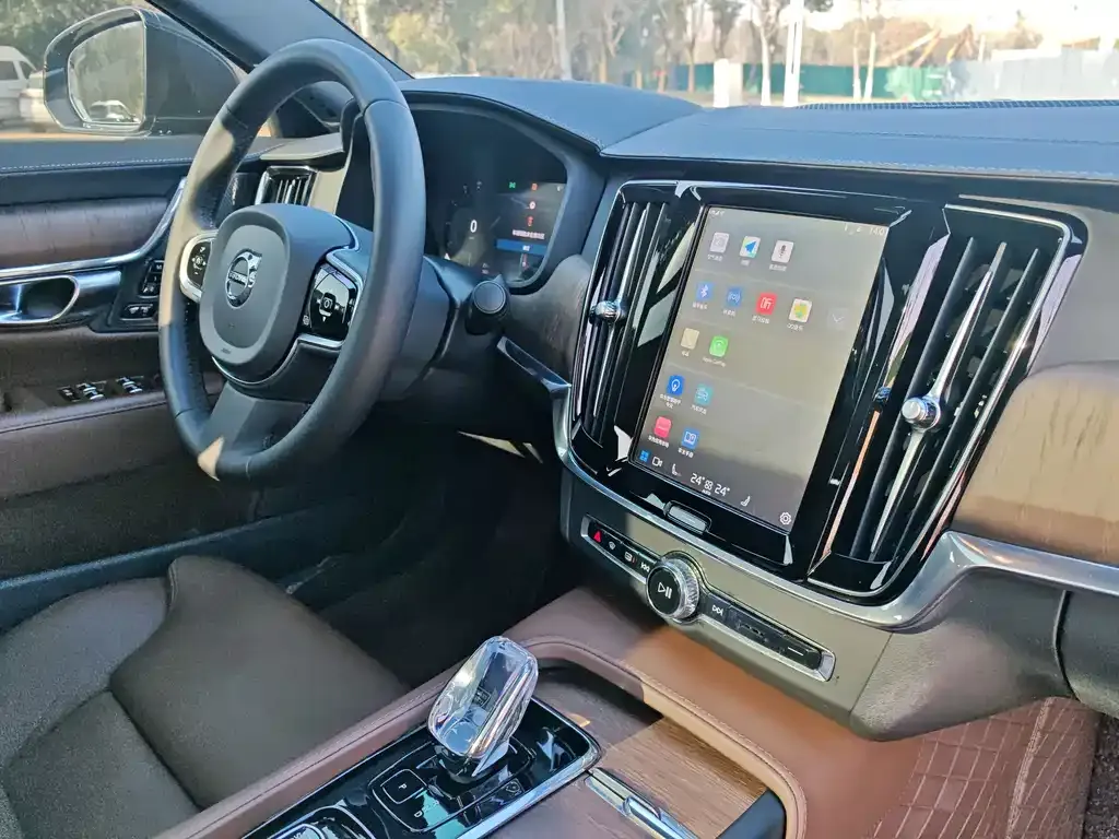 Volvo S90 2024 из CN, фото 8