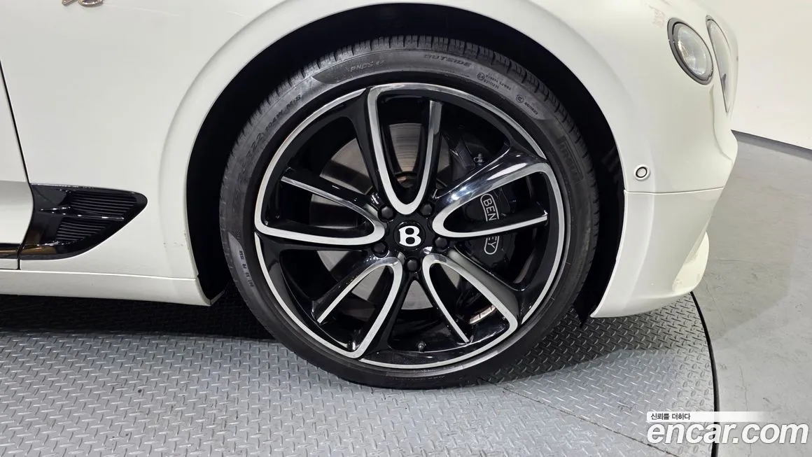 Bentley Continental 2022 из KR, фото 6