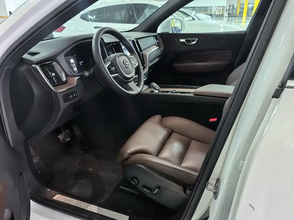 Volvo XC60 PHEV 2026 из CN, фото 4