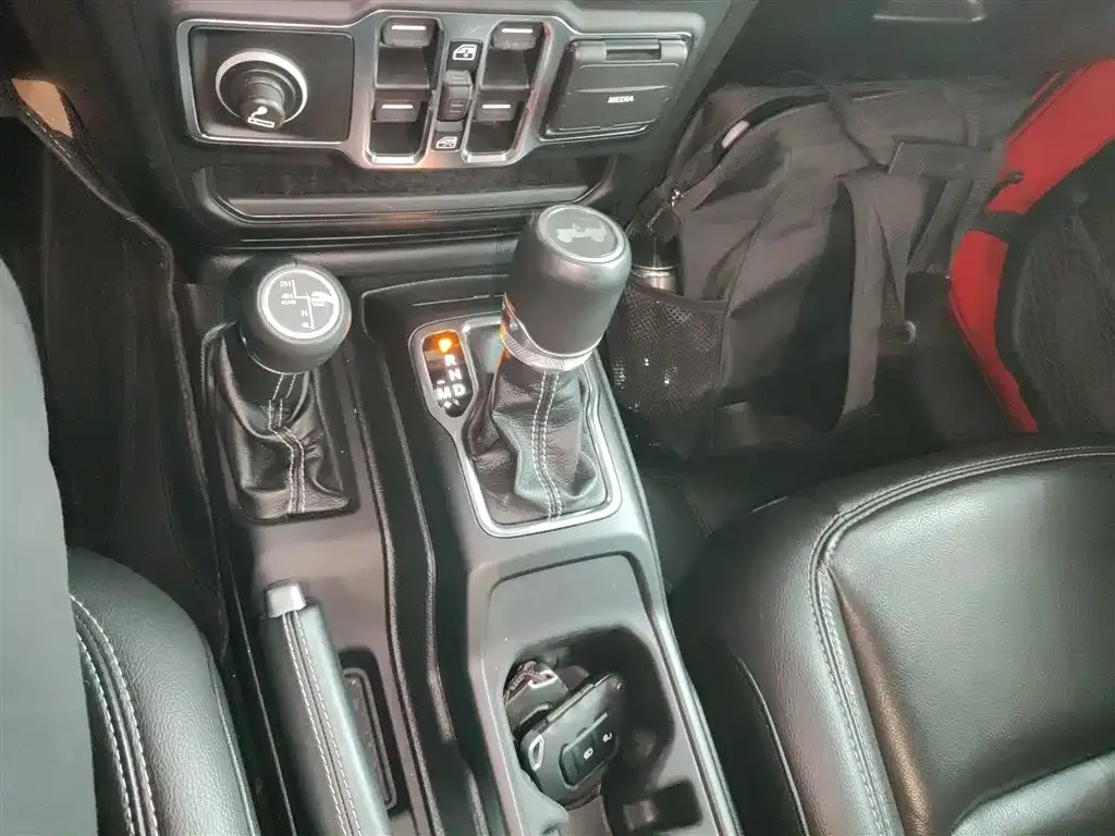 Jeep Wrangler 2021 из CN, фото 4