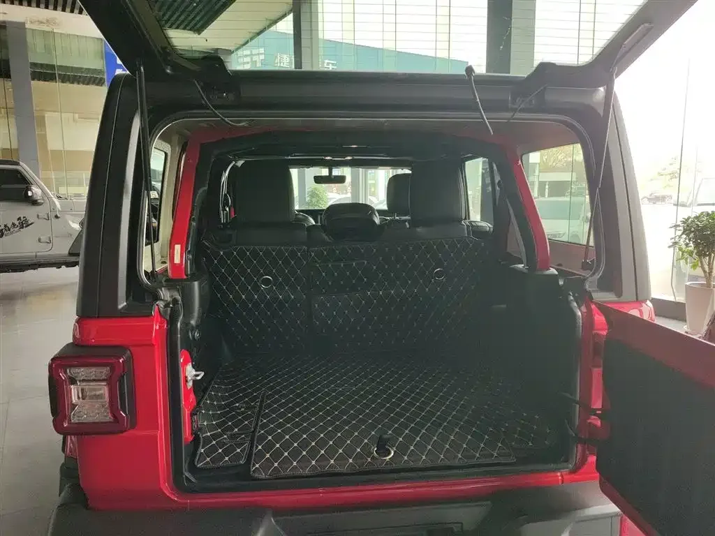 Jeep Wrangler 2021 из CN, фото 7