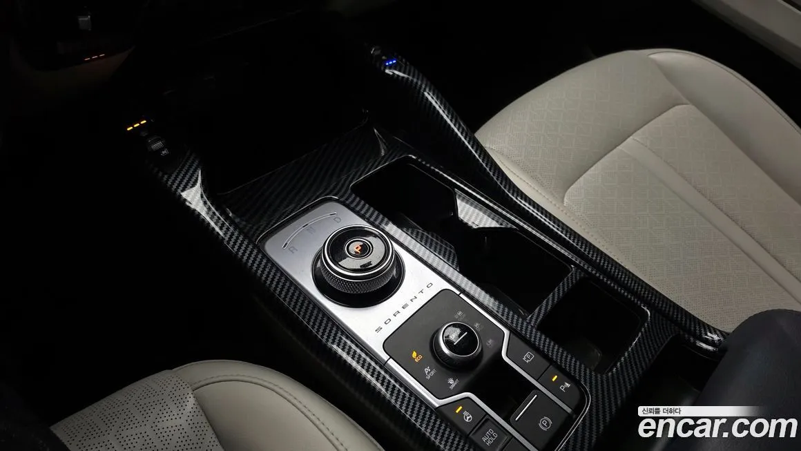 Kia Sorento — фото 8