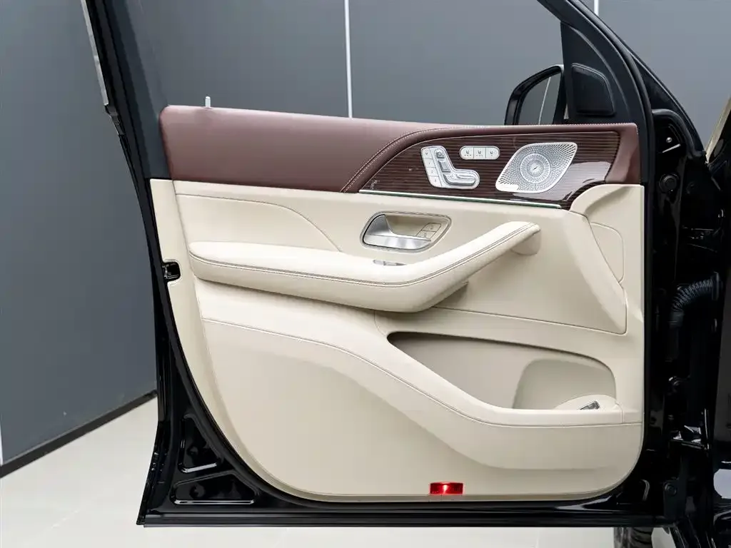 Mercedes-Benz GLS 2023 из CN, фото 7