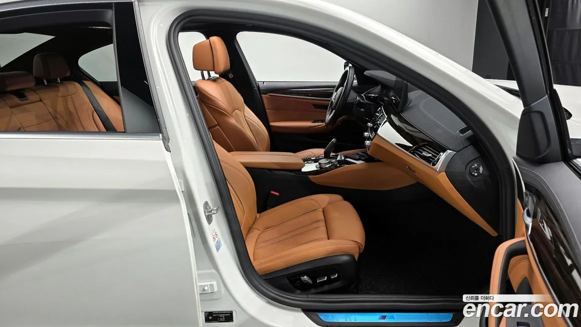 BMW 5-Series 2021 из KR, фото 2