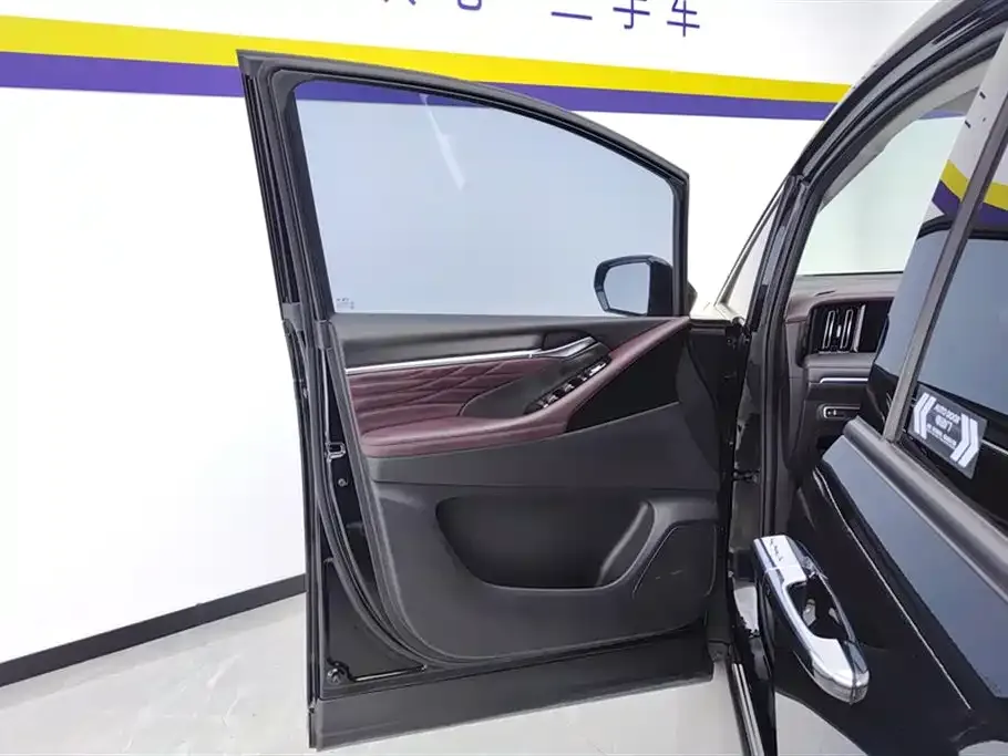 GAC Motor Trumpchi M8 — фото 2