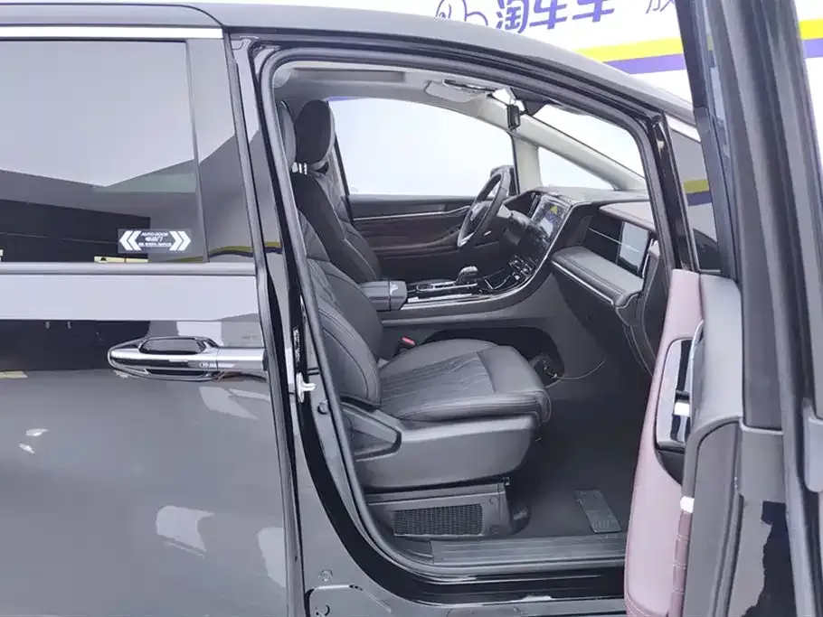 GAC Motor Trumpchi M8 — фото 9