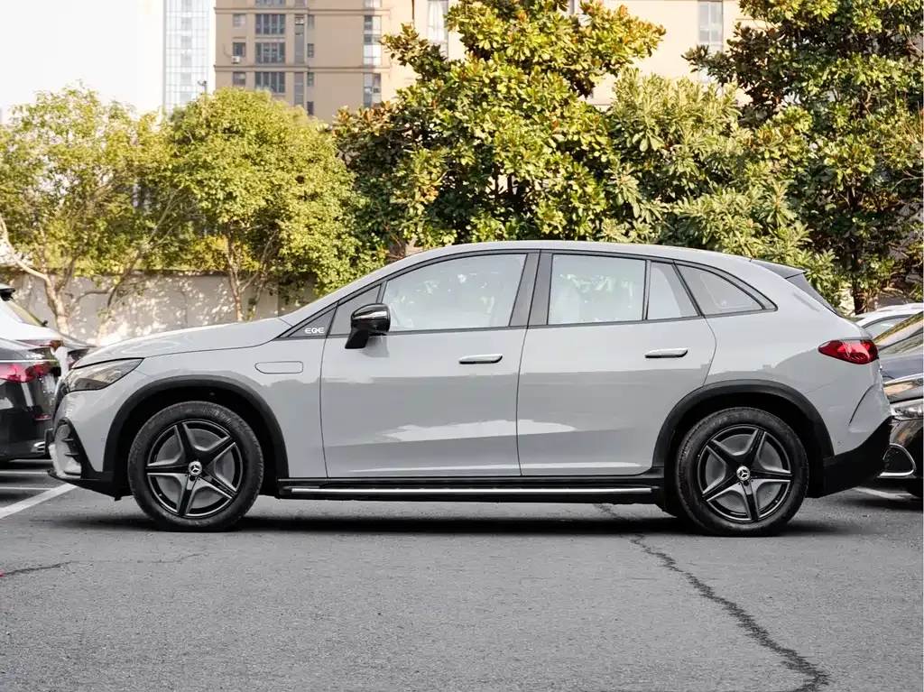 Mercedes-Benz EQE SUV 2023 из CN, фото 10