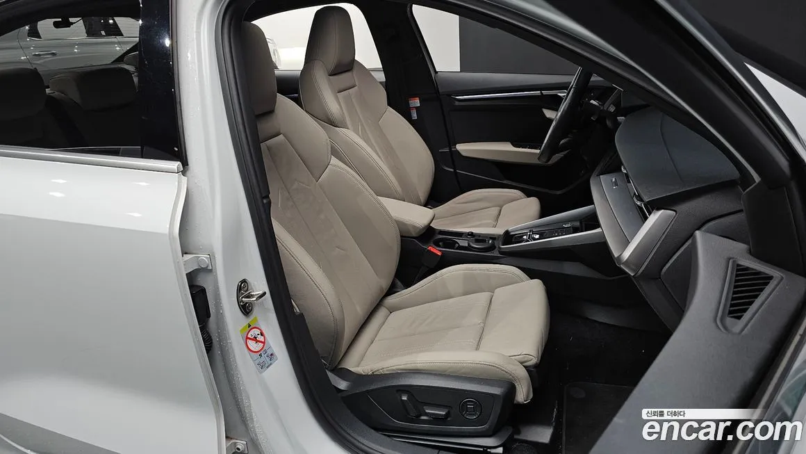 Audi A3 2023 из KR, фото 2