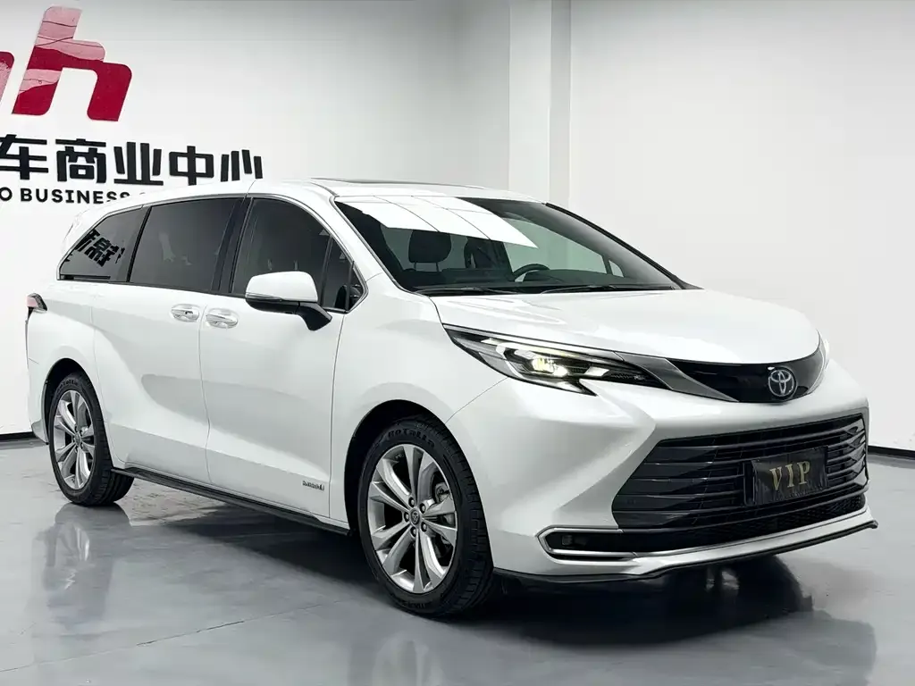 Toyota Sienna 2022 из CN, фото 3